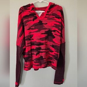 T2Love Red Camo Girls Hooded Shirt size 10